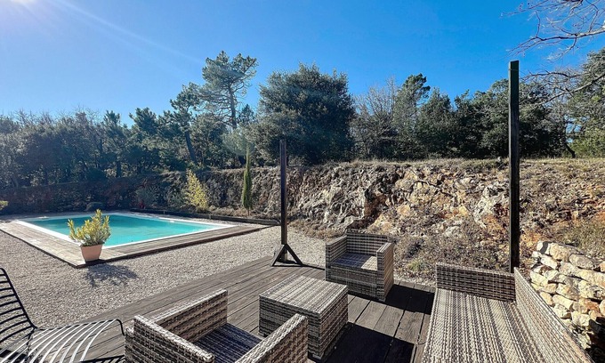 Fayence House | Provencal Villa with Private Pool and Large Garden in Mons