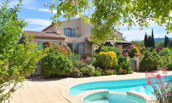 Saint-Saturnin-les-Apt Villa | Provence/Luberon - Detached villa with pool and jacuzzi (8 pers.)