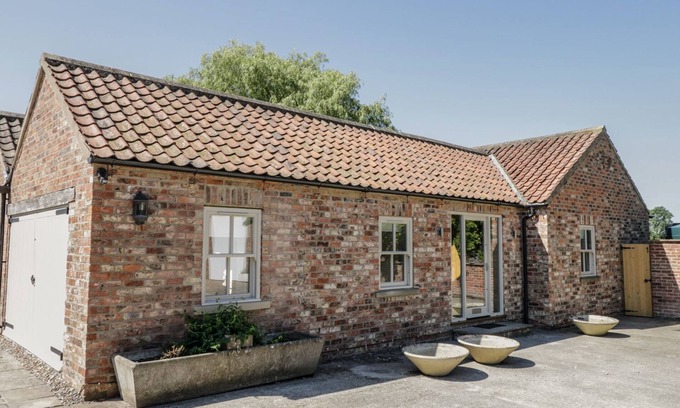 Scawton Cottage | PROVIDENCE COTTAGE, with a garden in Easingwold