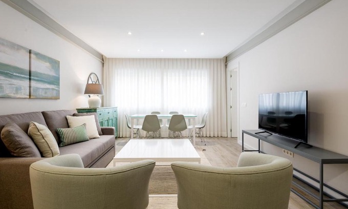 Plaza de Toros Vieja Apartment | Puerto de Málaga Premium 3 Bedrooms Apartment