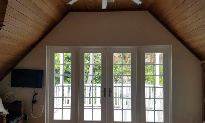 Hope Town Cottage | Puff House. Hopetown Abaco Bahamas