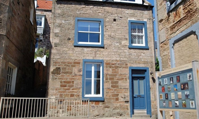Anstruther House | Puffin House- stylish home by the sea