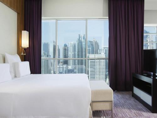 Jumeirah Lake Towers Hotel | Pullman Dubai Jumeirah Lakes Towers