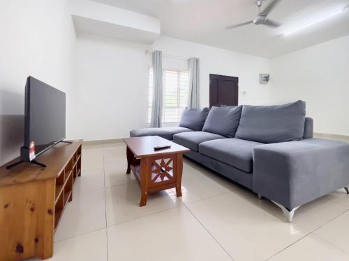Bandar Puncak Alam House | Puncak Alam 3 Bdroom, Eco Grandeur, Uitm, Netflix