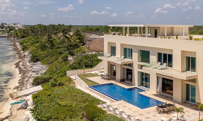 Puerto Juarez Villa | Punta Sam, Spacious 6BR Beachfront Villa in Cancún with Private Pool & Jacuzzi