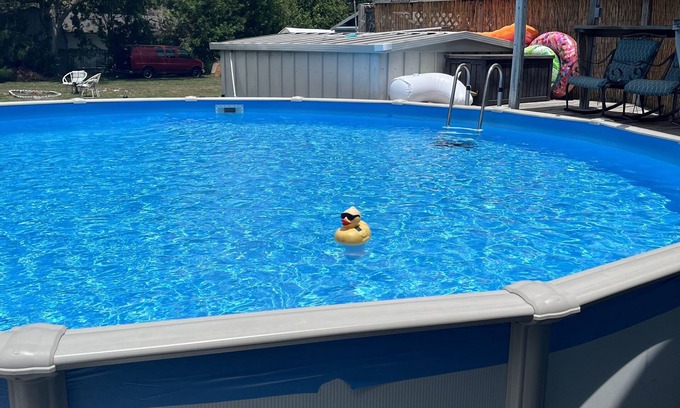 Largo House | Purple Pool House,2/2 & Seahorse Suite,1/1 w/private pool deck, close2 beaches!