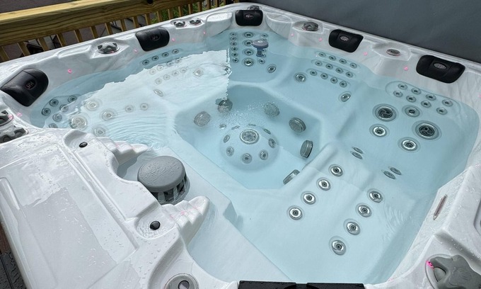 Branson West Condo | Pvt Hot Tub, Free Tickets, Gated Golf Community, Near Silver Dollar City, Arcade, Updated Kitchen