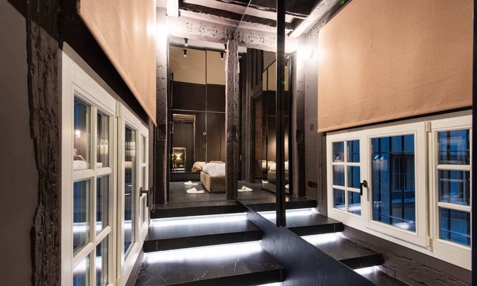 Les Iles Apartment | Quai Bourbon - One Bedroom Apartment, Sleeps 2
