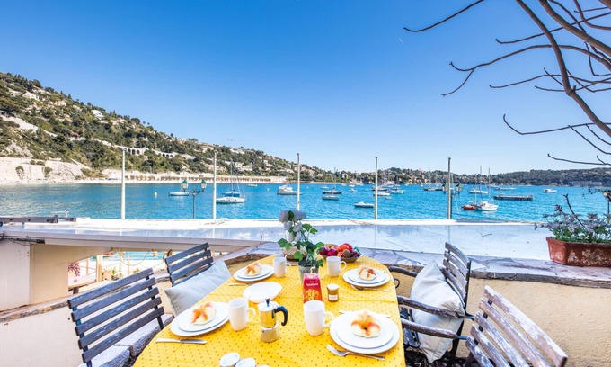 Villefranche-sur-Mer Apartment | QUAI DES MARINIERES AP2015 by RIVIERA HOLIDAY HOME