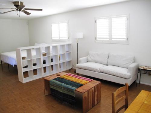 Dunbar Spring Apartment | Quail's Nest - Downtown Studio