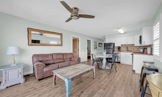 Gulf Shores Condo | Quaint 2-bedroom condo in Gulf Shores Close to Hangout Sleeps 6