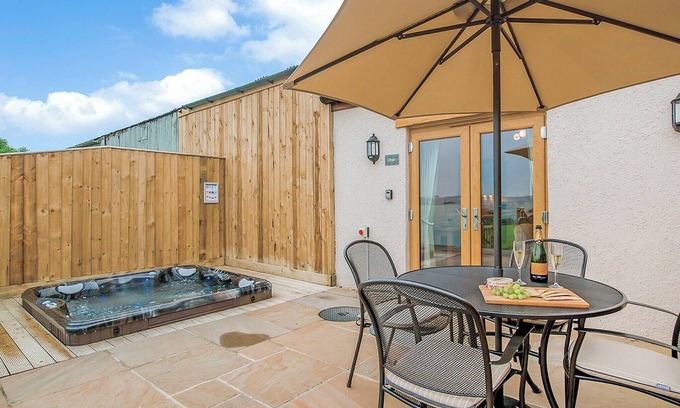Axminster Cottage | Quaint and cosy cottage, perfect for a romantic escape.