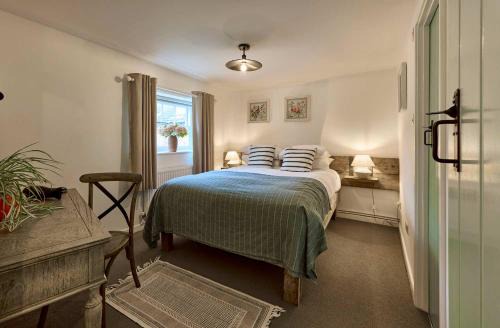 Cley next the Sea House | Quaint Flint Stoned Cottage in the Heart of Cley