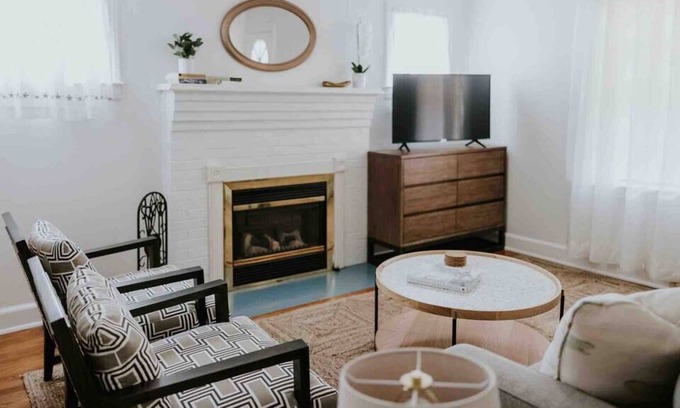 High Point House | Quaint home with King bed near downtown + HPU