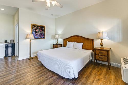 Naples Apartment | Quaint Naples Studio with Community Fitness Center