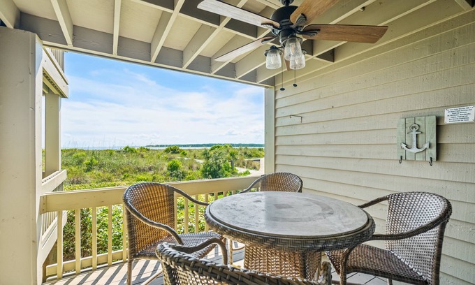 Seabrook Island Condo | Quaint Oceanfront, Lots of Amenities! 1389 Pelican
