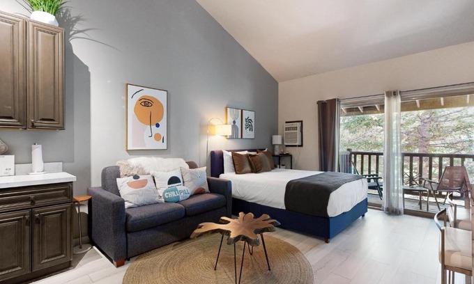 North Park City Hotel | Quaint Prospector Lodge Studio #729