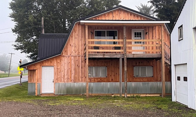Farmersville Station Apartment | Quaint upstairs apartment in Ellicottville, close to Holiday Valley and downtown