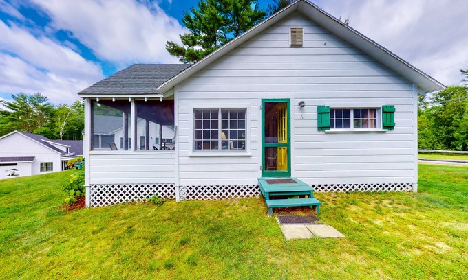 Moultonborough Cottage | Quaint & well-appointed cottage with community beach, firepit, dock & fireplace
