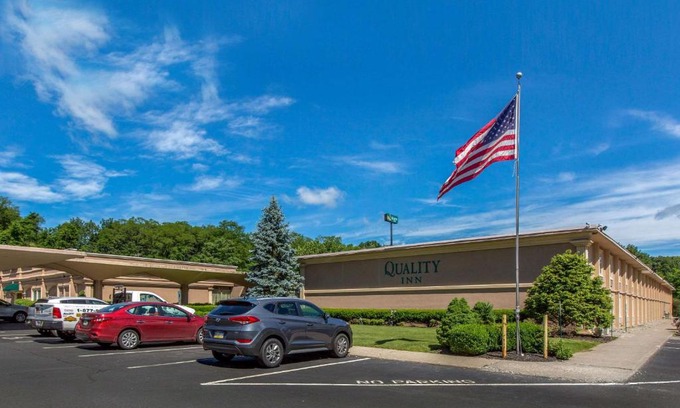 Ledgewood Hotel | Quality Inn Ledgewood - Dover