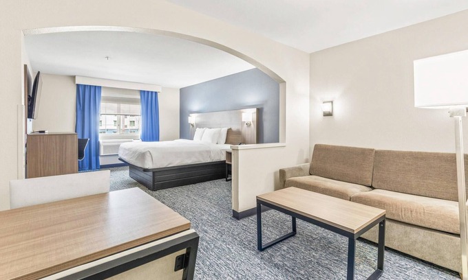 Glenwood Springs Hotel | Quality Inn & Suites On the River