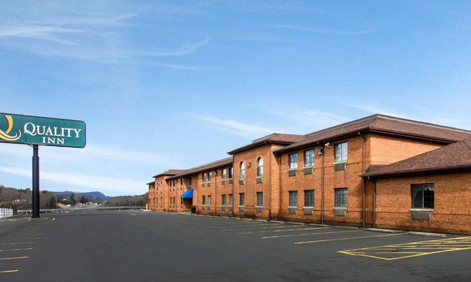 Summersville Hotel | Quality Inn Summersville - New River Area