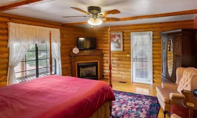 Williams Apartment | Quarter Horse Inn - Rose Room | Historic Inn | Fireplace | Walk to Downtown & Rail Station