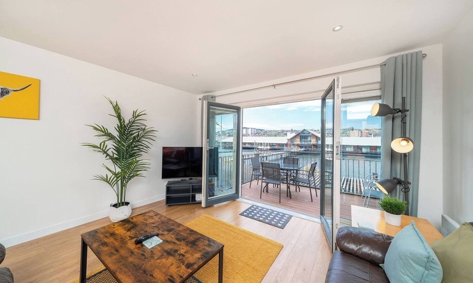 Dundee Apartment | Quayside Apartment - Central Location