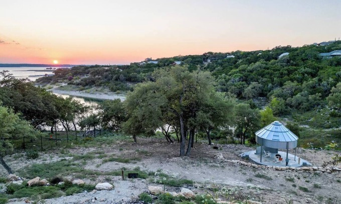 Canyon Lake House | Queen Bed Container Getaway | #11