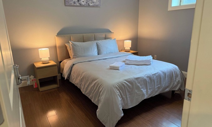 West Side House | Queen-bed Room2, SHARED Bathroom & Common Space