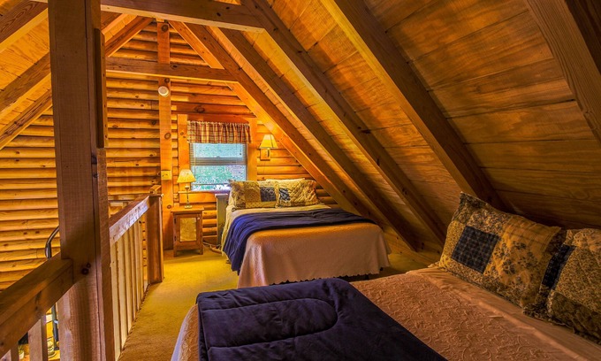 Blowing Rock Cabin | Queen Bedroom with Loft