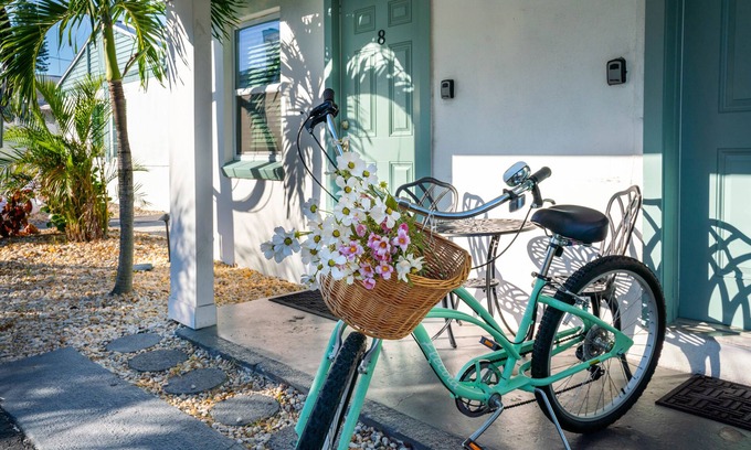 Treasure Island House | Queen studio suite w kitchen, steps to the beach and Johns Pass. HEATED POOL.