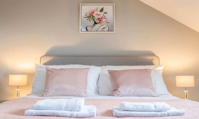 Great Yarmouth House | Queens townhouse - 3 Bedrooms - Private Parking