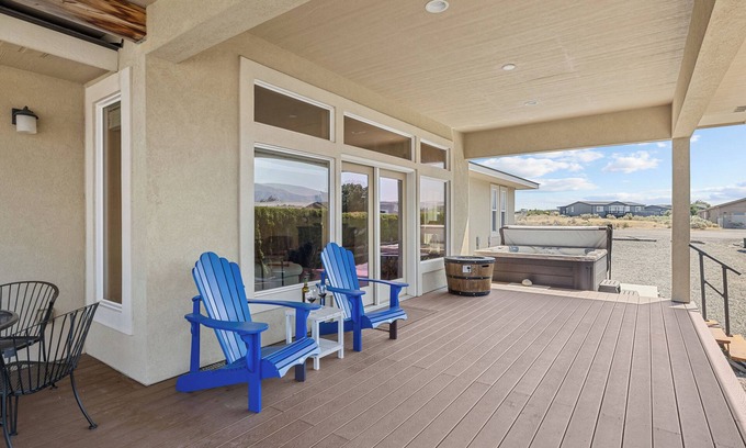 Desert Aire House | Quick Sunny Escape in Desert Aire - Golf, Swim, and Concerts at The Gorge