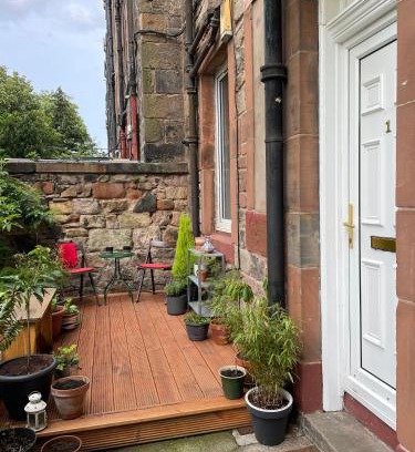 Seafield Apartment | Quiet 1 Bed with Garden Views Near Leith & City Centre