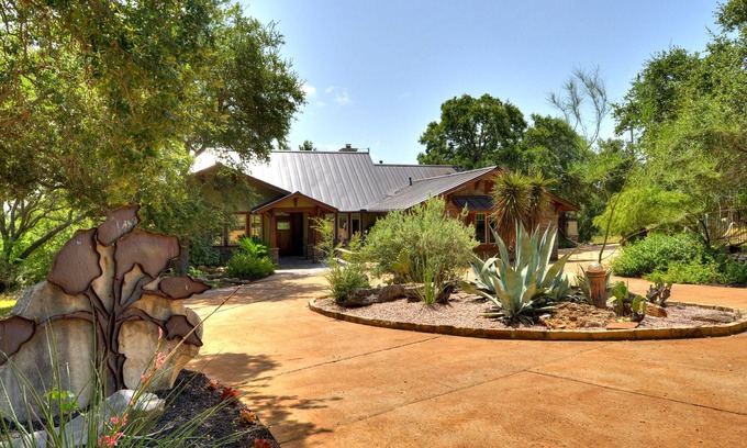 Spicewood House | Quiet 12+ Acres of Hill Country all to yourself