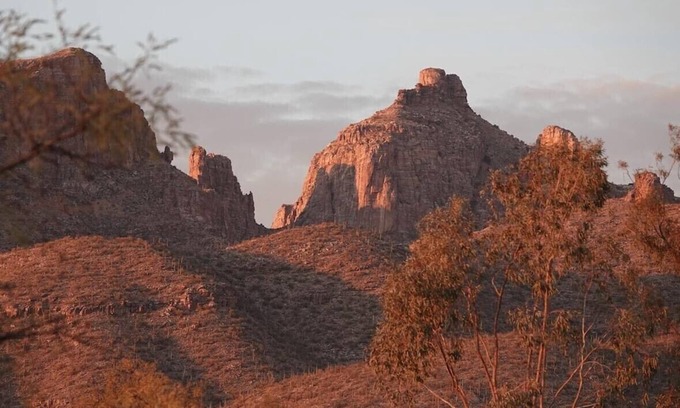 Tanque Verde House | Quiet 3 acre Ranch Home with incredible mountain views!