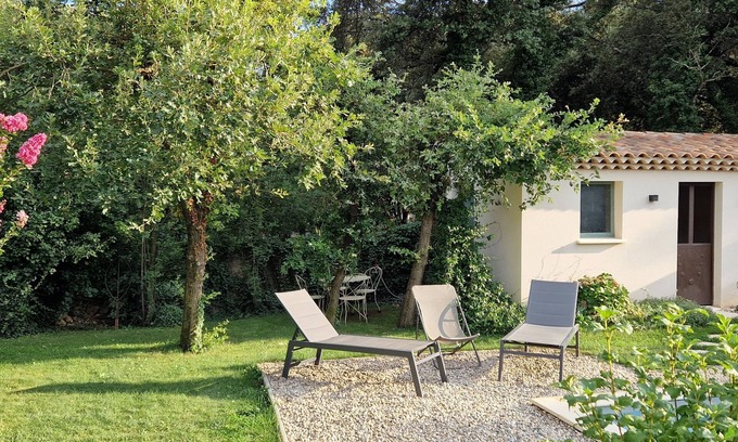 Piolenc Villa | Quiet, air-conditioned Provencal house.
