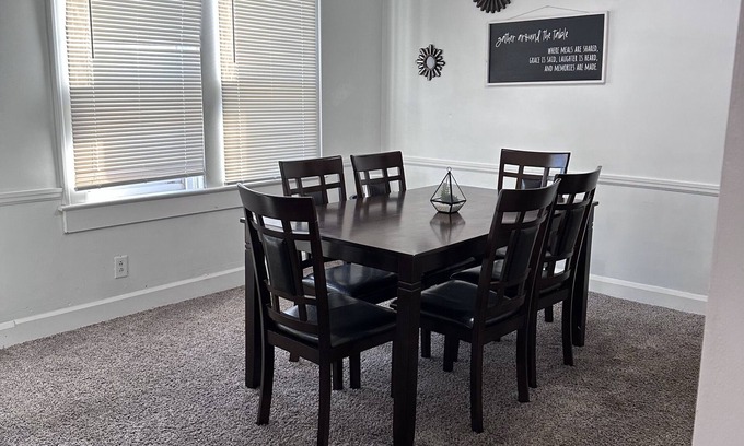 Indianapolis House | Quiet area close to downtown! 3 bedroom 2 bath sleeps 7!
