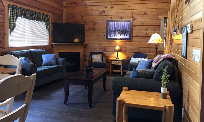 Warrens House | Quiet Cabin near Jellystone, 3 Bears, and ATV trails. UTV rentals available.