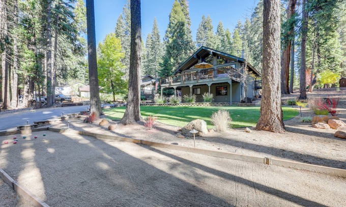Lake Almanor Country Club Cabin | Quiet Cabin w/Deck: Near Lake Almanor!