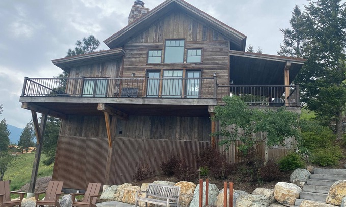 Lakeside Cabin | Quiet cabin with incredible views
