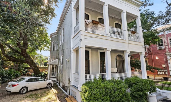 Milan Apartment | Quiet Central Uptown 1br- Perfect for Long Stays!