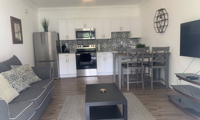 Bearss Plaza Apartment | Quiet Country Apartments Near Major Attraction