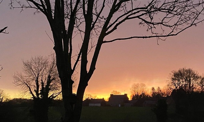 Lanloup House | Quiet countryside close to the sea