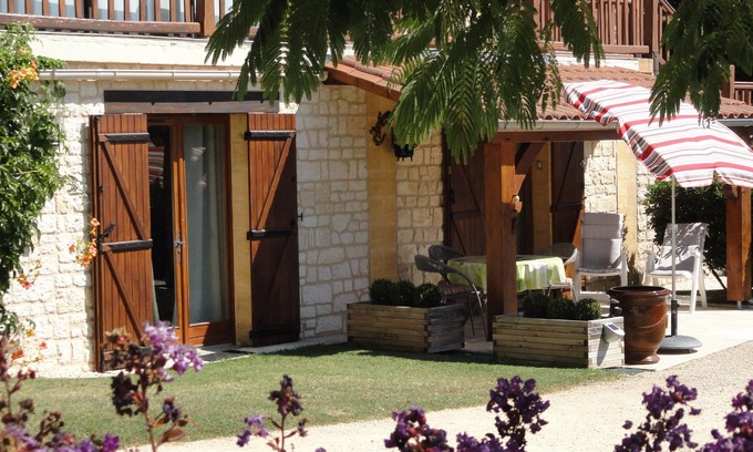 Sarlat-la-Caneda Apartment | Quiet, dead-end street, 10 minutes' walk from the town center, ground floor