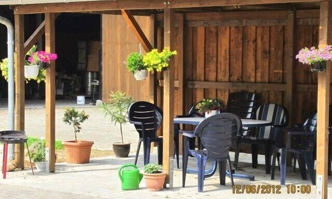 Osterbruch Other | Quiet location, plenty of space to play, large garden, bread roll service