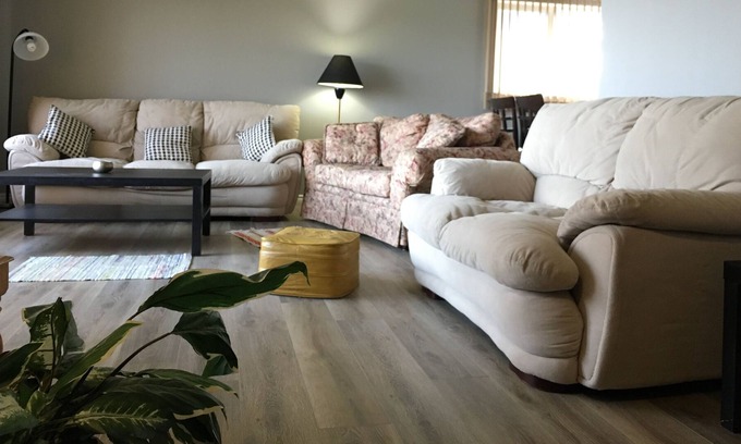 Grande Prairie House | Quiet neighborhood one block to Muskoseepi Park