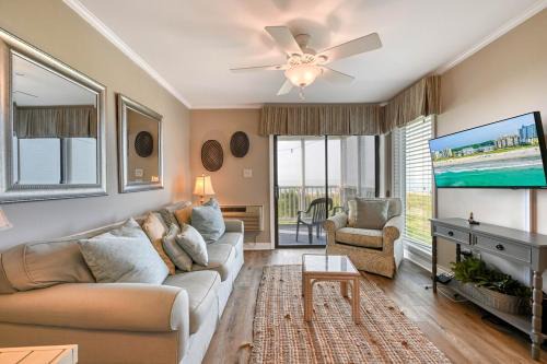 Crescent Beach Apartment | Quiet Oceanfront Getaway in North Myrtle!