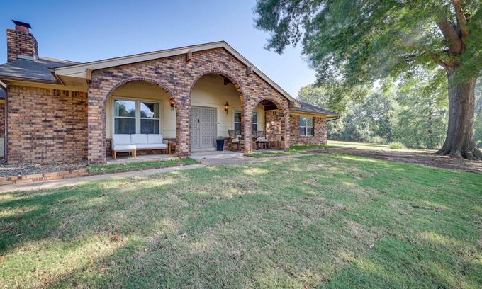 Bixby House | Quiet Oklahoma Home - Close to Golf Courses!
